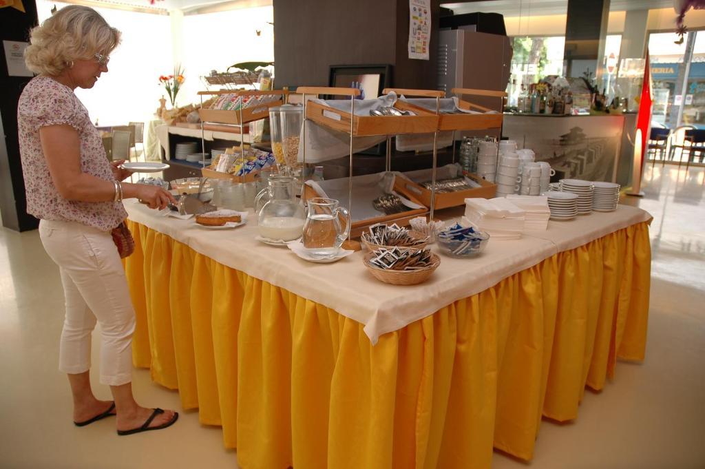 Elvia Hotel 3*
